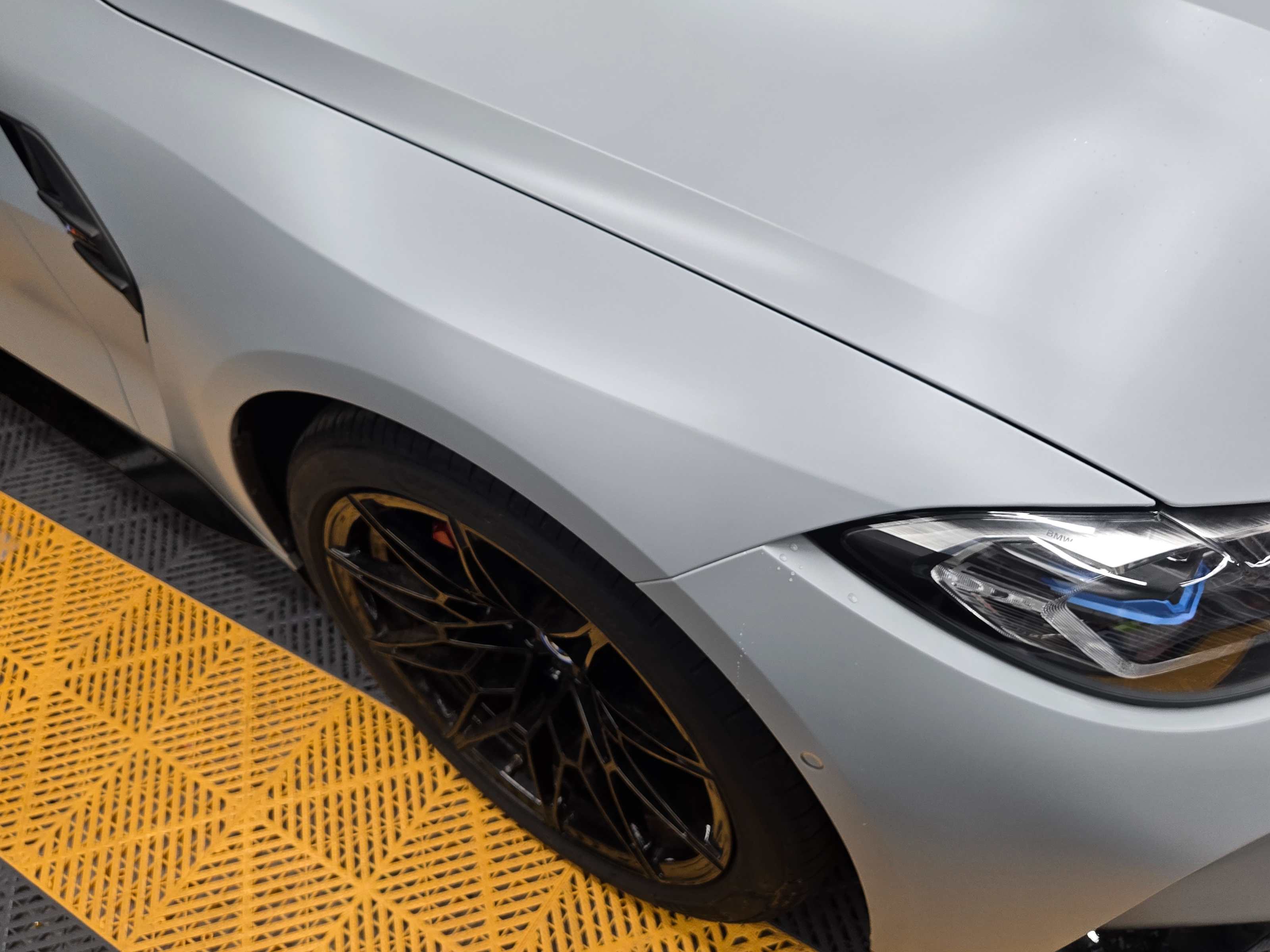 BMW G82 M4 右フロントフェンダー前部 マットPPF完成 全体